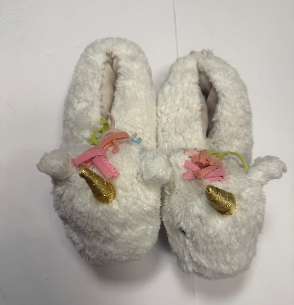 #141 Girls 4-6 Pottery Barn Unicorn Robe with matching medium (Size 10-12) slippers 1 of 2 available