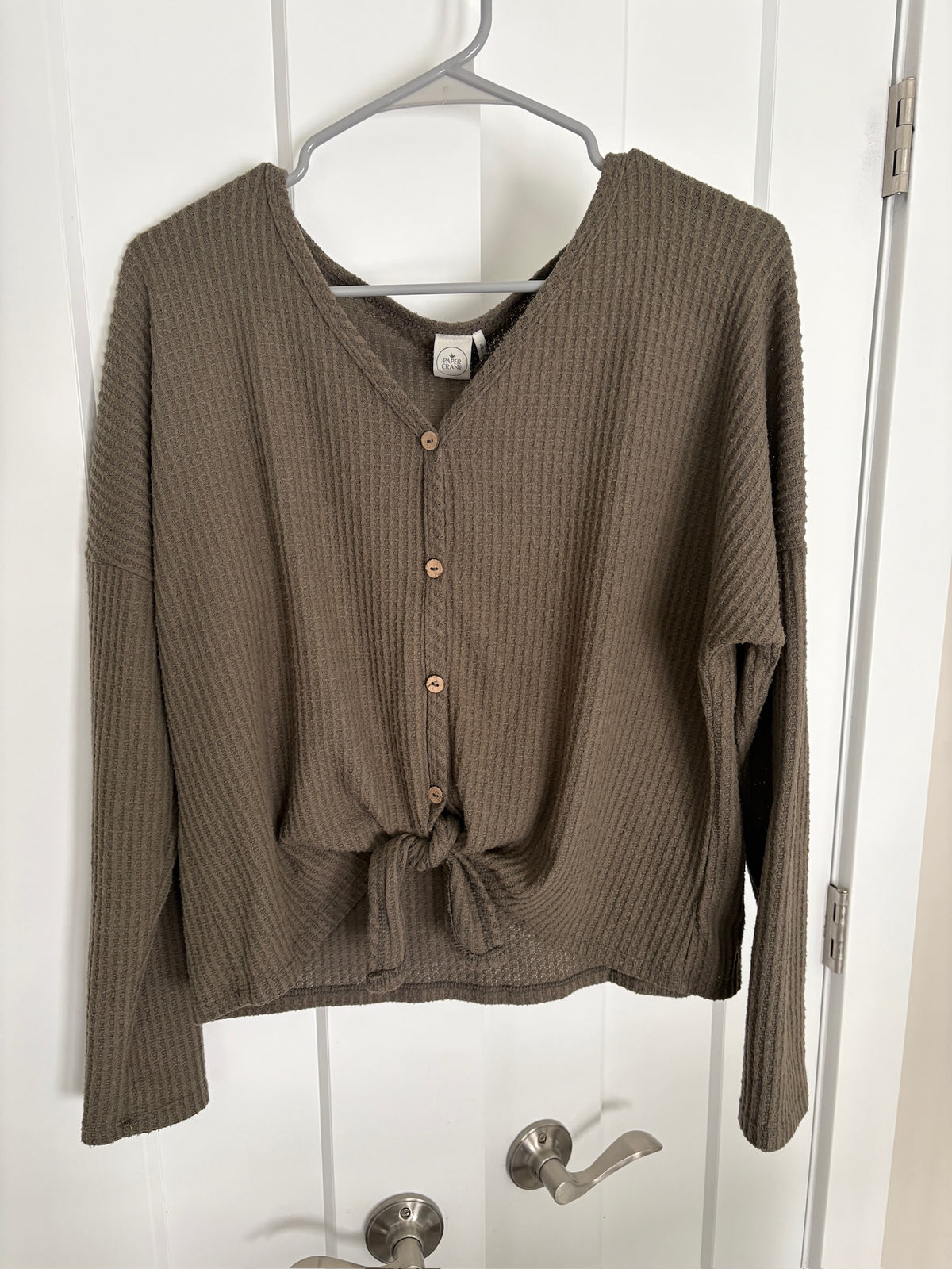 Seller #105 - Women's Medium Green Paper Crane Knotted Top VGUC