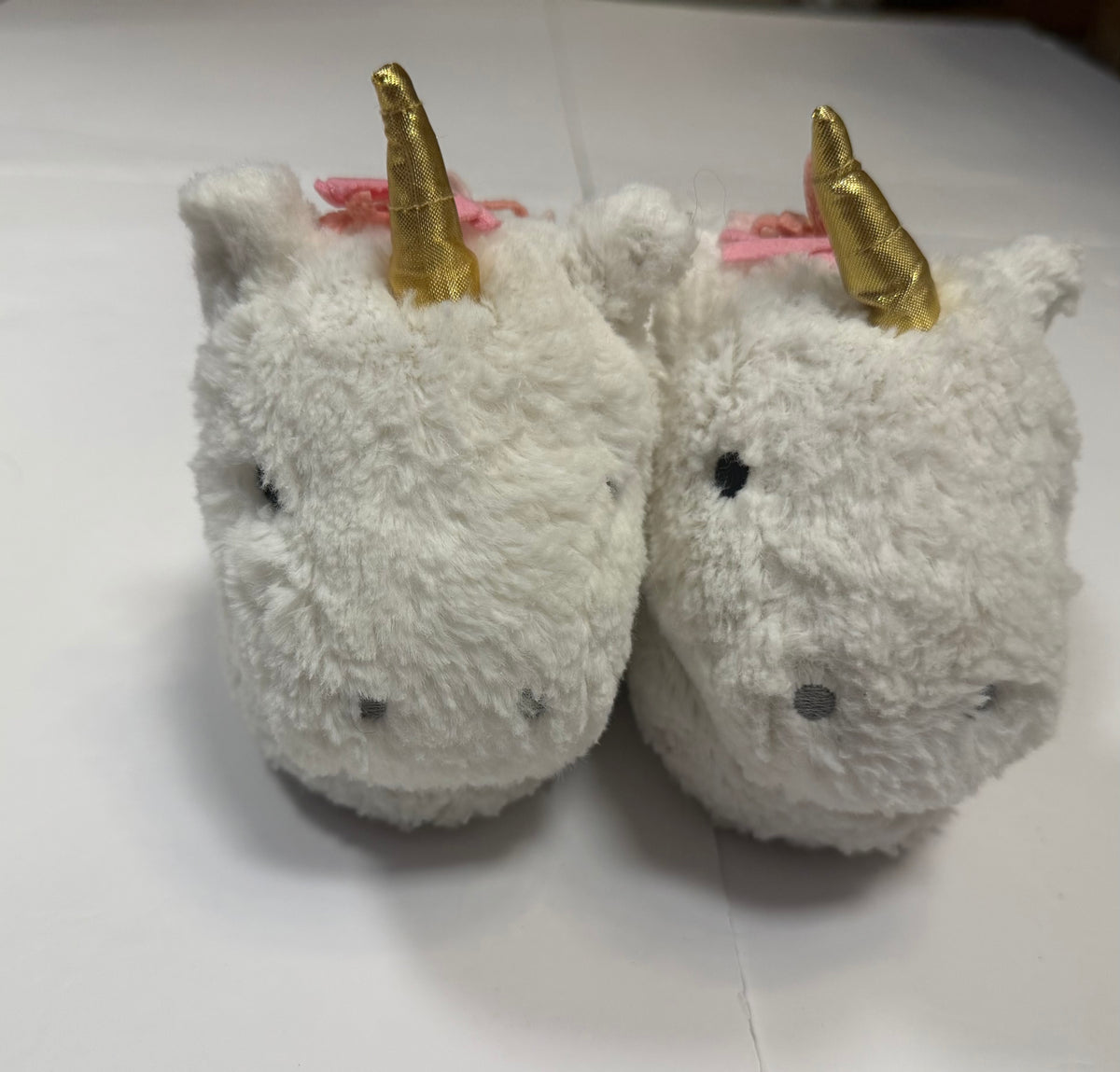 #141 Girls 4-6 Pottery Barn Unicorn Robe with matching medium (Size 10-12) slippers 1 of 2 available