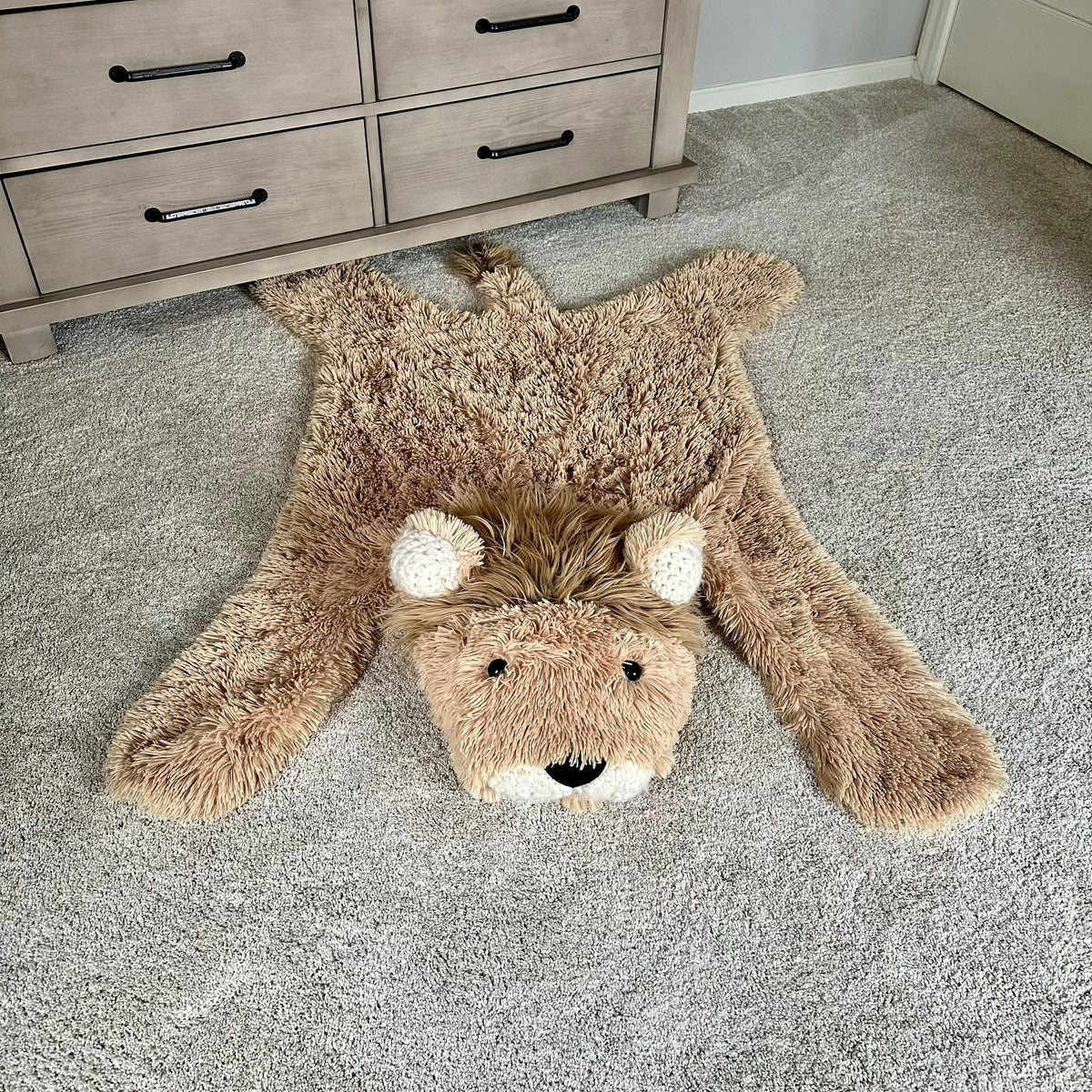 #113 GUC Lion Nursery Rug