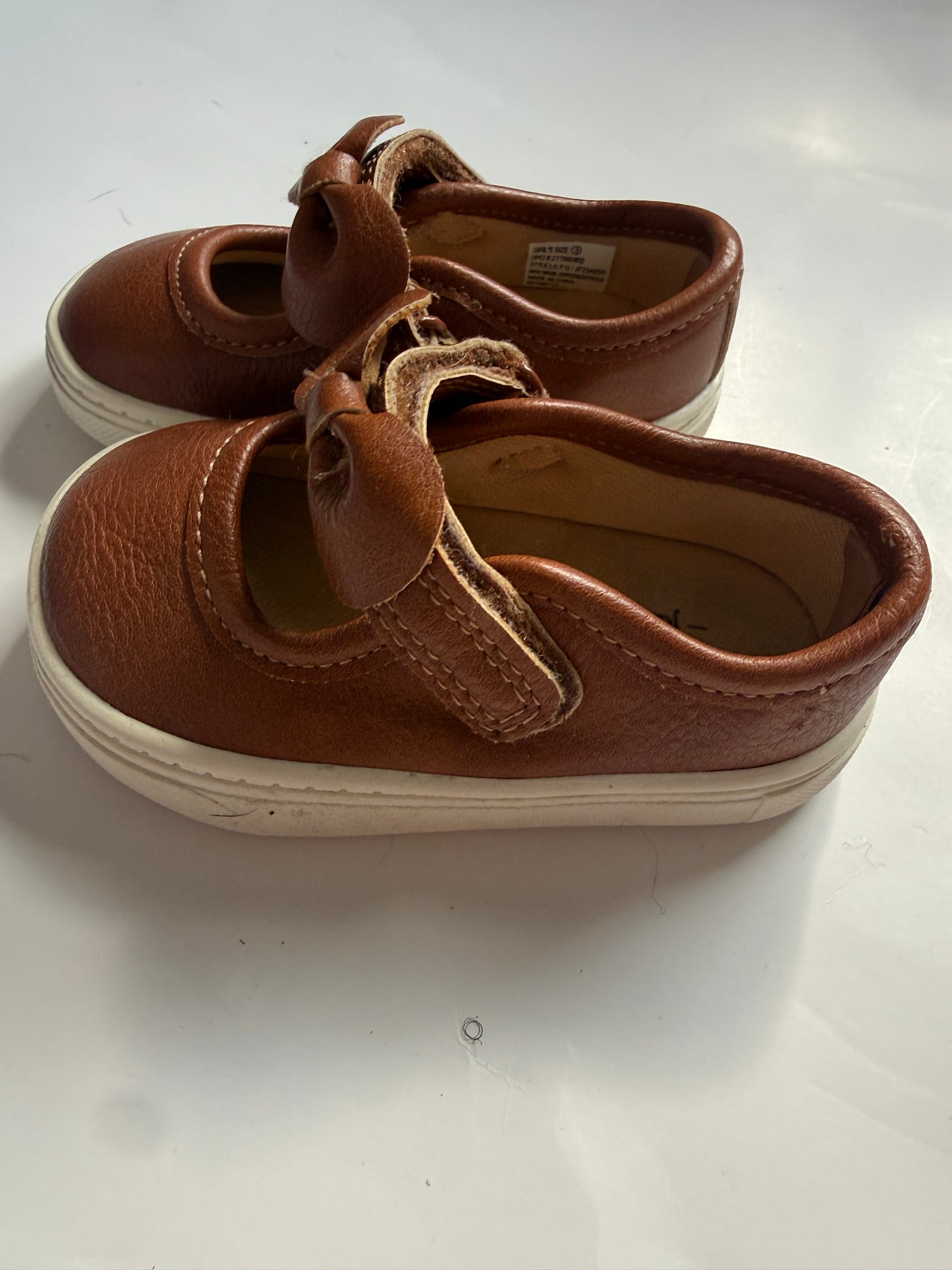 #116 Carters tan shoes with bow girls size c3