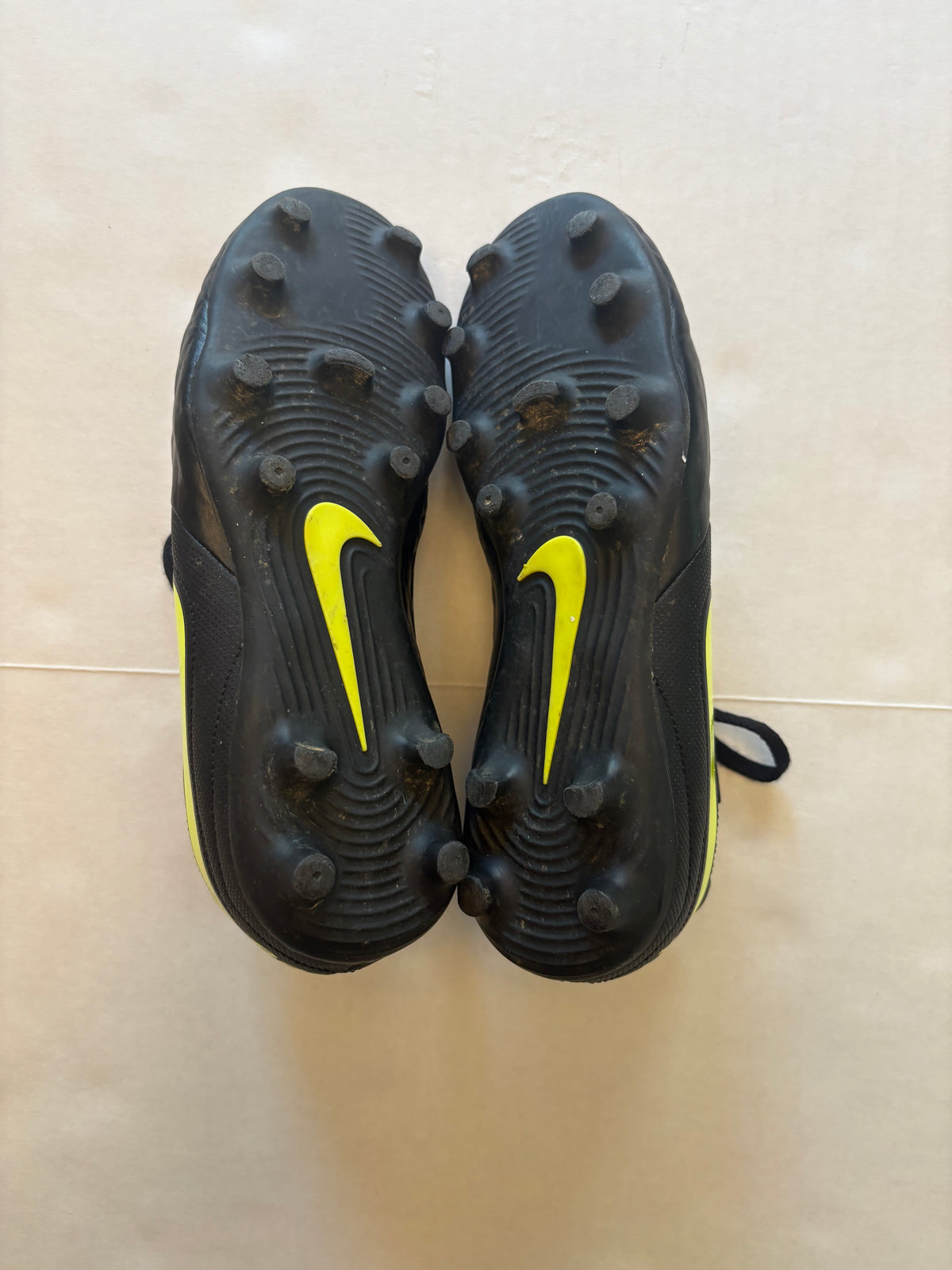 Seller 118 VGUC Nike Tiempo soccer cleats. Size 3 youth