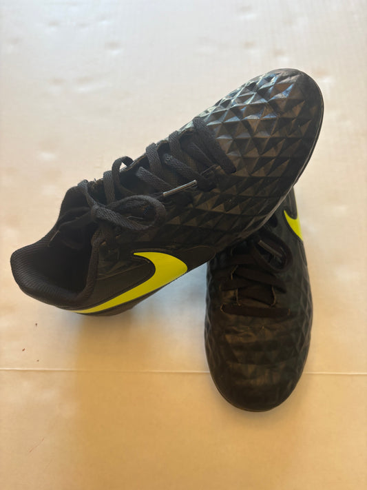 Seller 118 VGUC Nike Tiempo soccer cleats. Size 3 youth