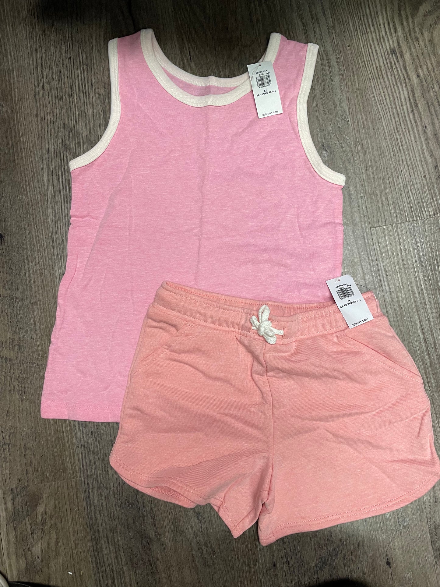 New Girl 3T old navy short and shirt. Summer