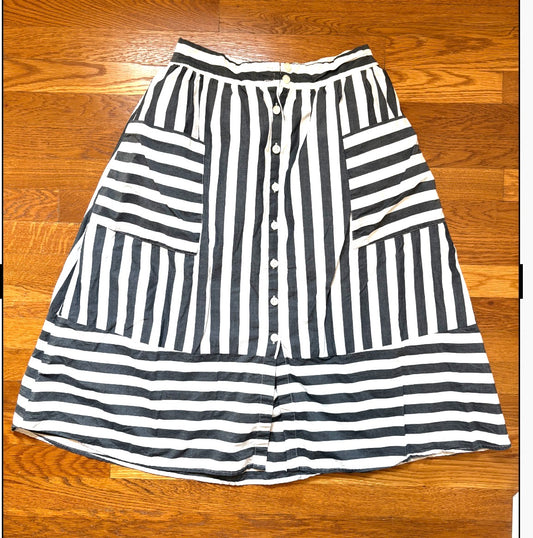 #22 Wonen’s Size 10 striped skirt Who What Wear