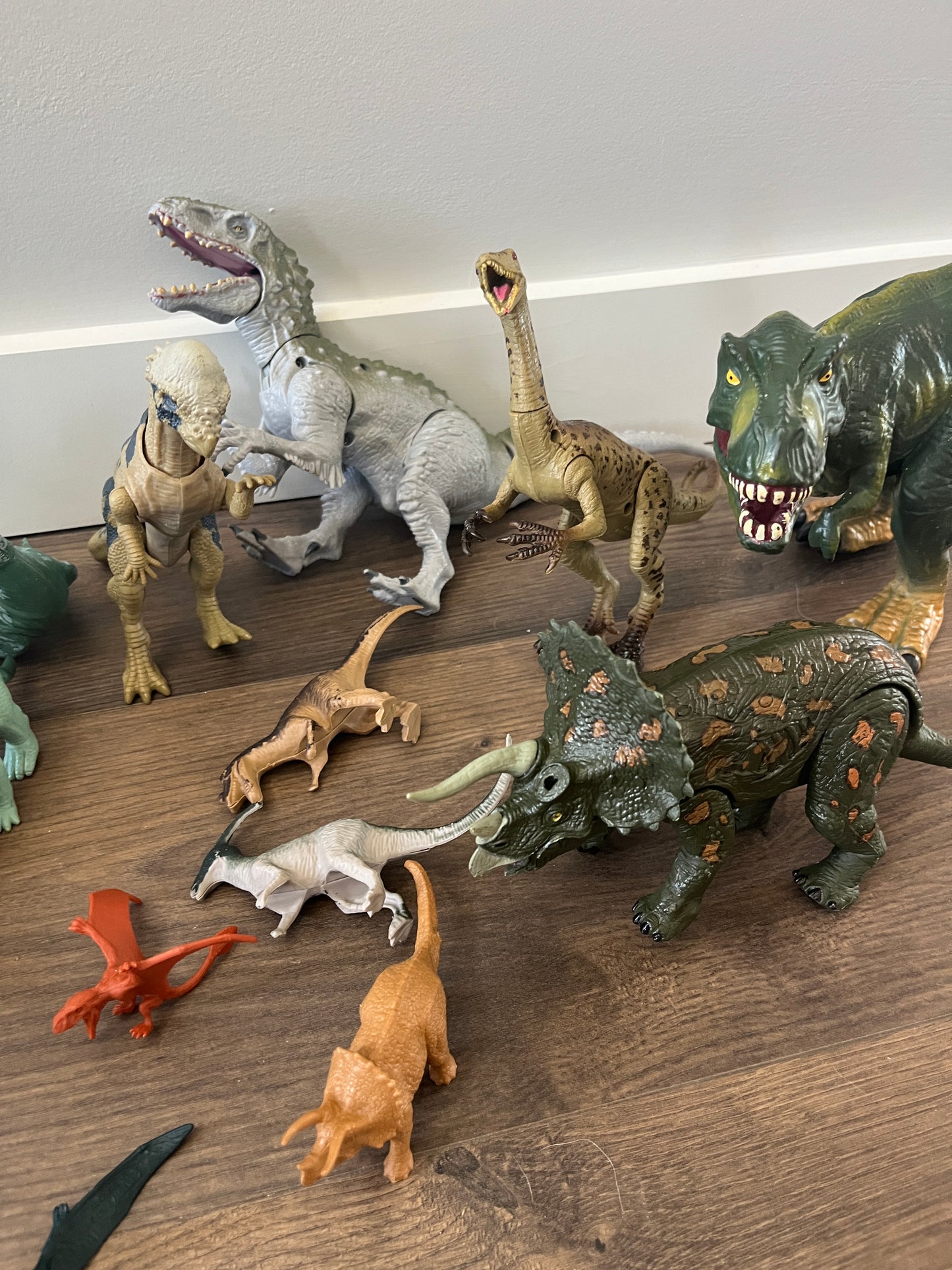 137 big dinosaur assortment