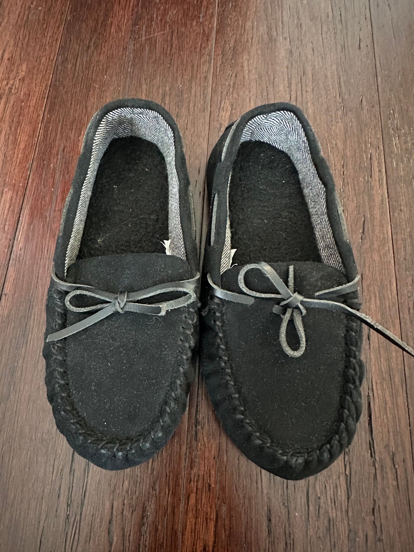 Seller 48, Slippers, Black, NWOT, Boys 1 *REDUCED*