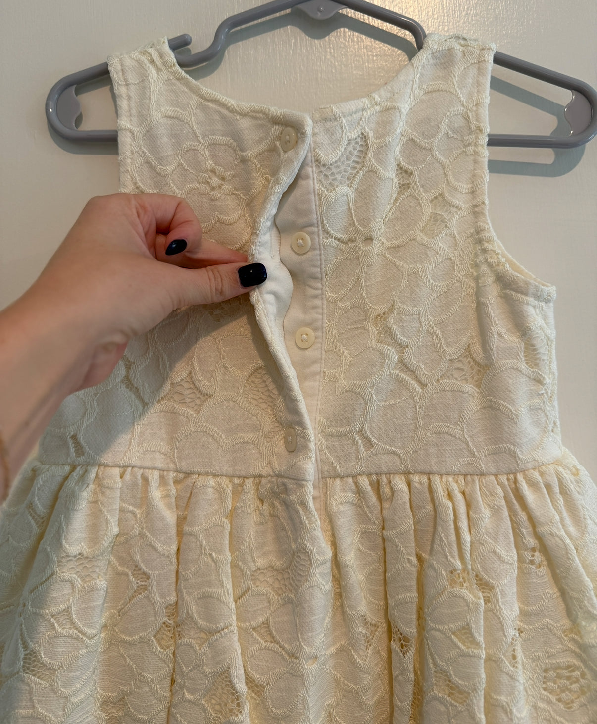 #146 - REDUCED Girls 3T Cream Eyelet Floral Dress