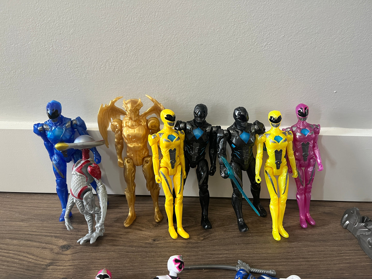 137 assorted power ranger figures