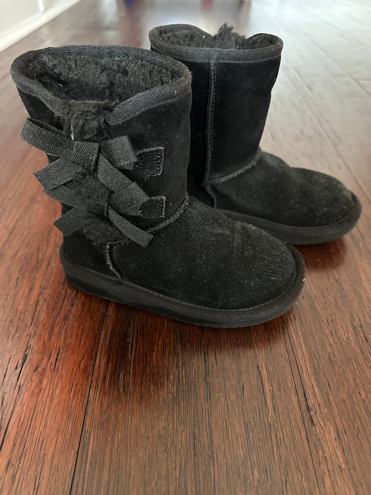 Seller 48, Koolaburra by Uggs Boots, Black, VGUC, Girls Size 9 *REDUCED*