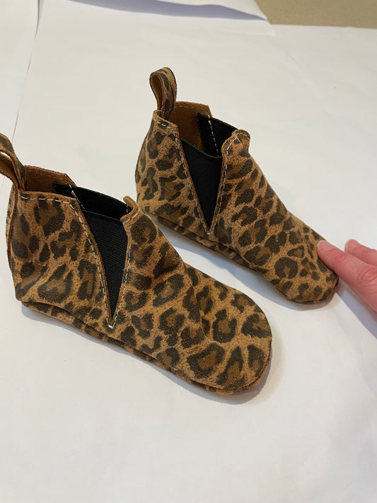 Freshly Picked Size 6 (8.5 Toddler) Leopard Chelsea Boot EUC