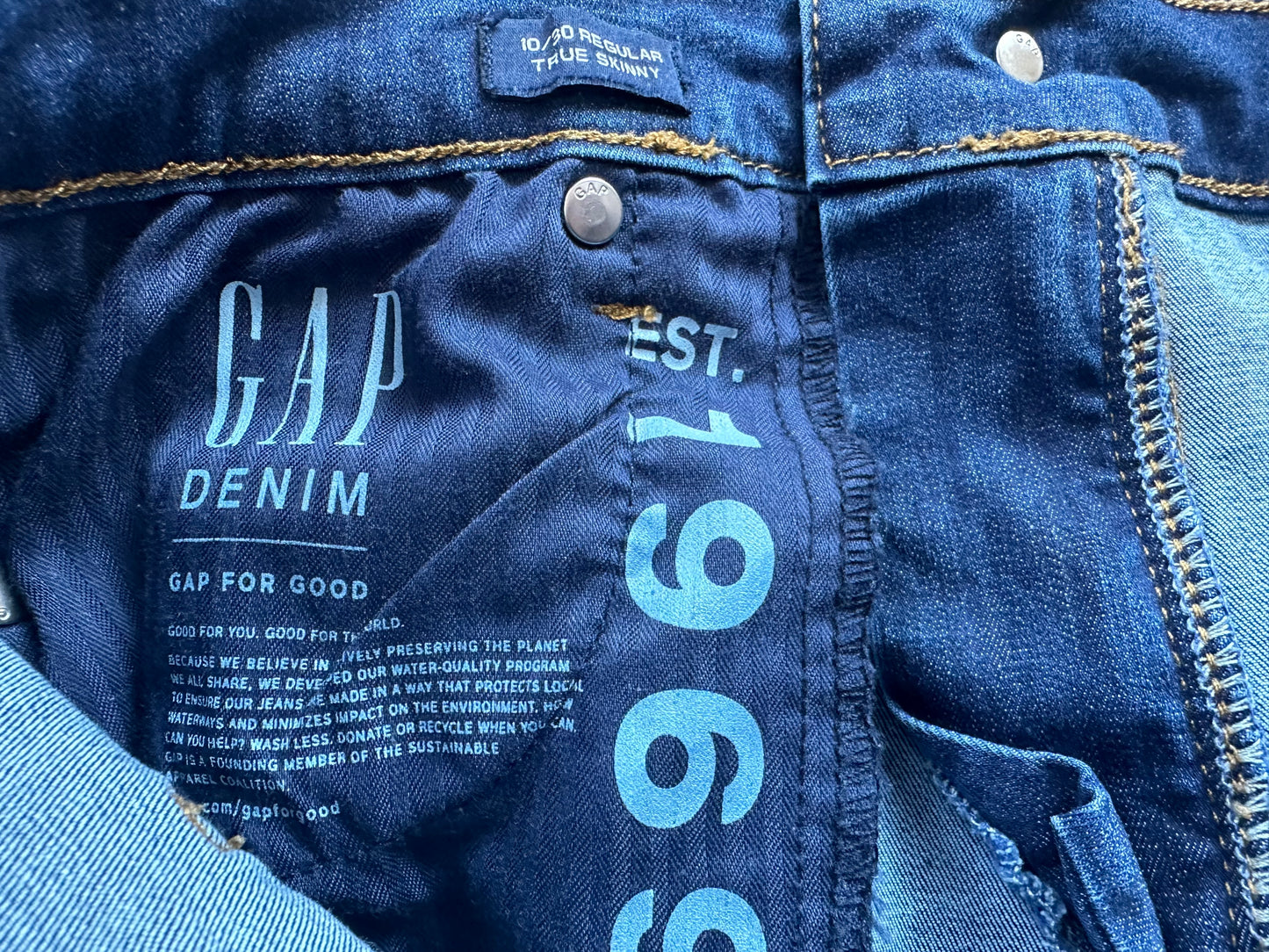 Women’s Gap - Gap for GOOD - 10/30 Regular True Skinny jeans, dark indigo wash