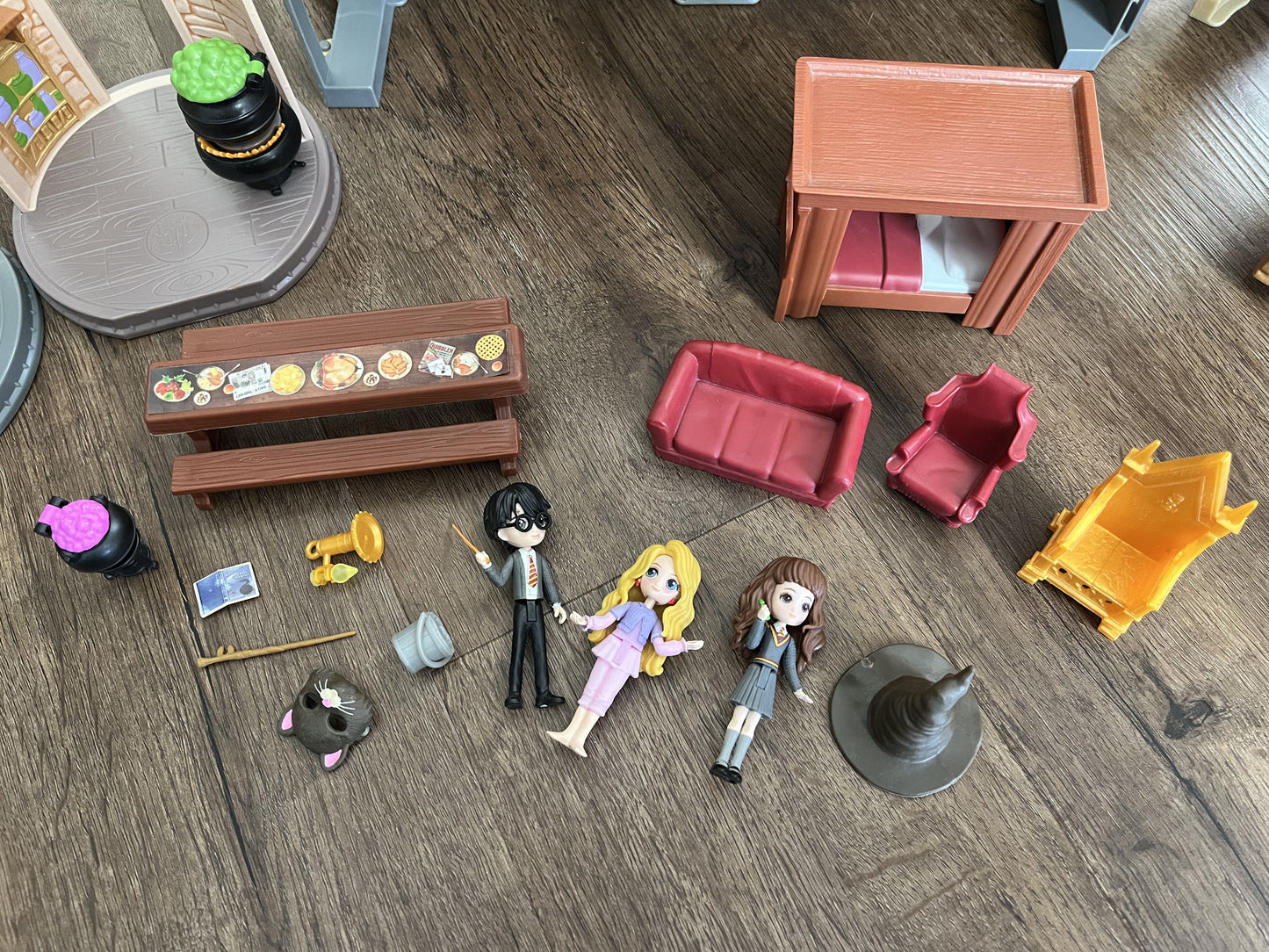 #124 EUC Wizarding World Harry Potter Castle & 3 Classrooms Set