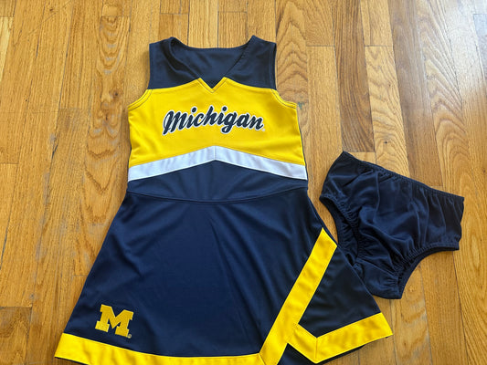 #104 Girl Michigan cheerleader outfit size 5/6