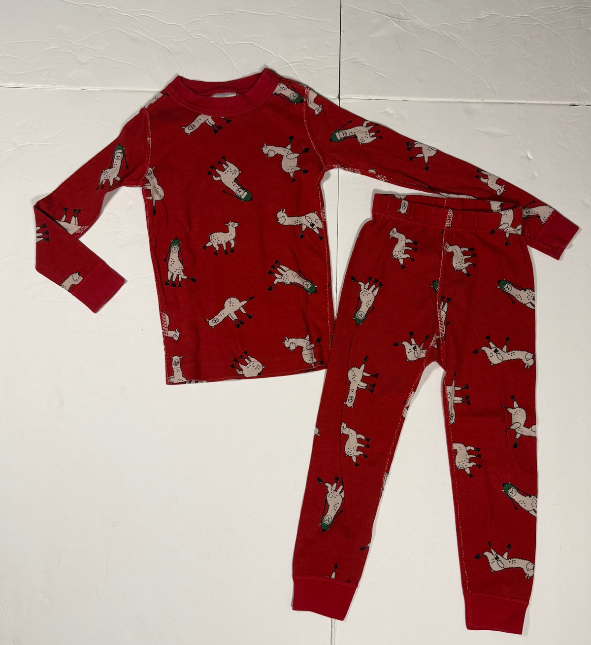 #141 Unisex 4 (100) Hanna Andersson Christmas Llamas Ling Sleeve Pajamas parent match available in large and medium