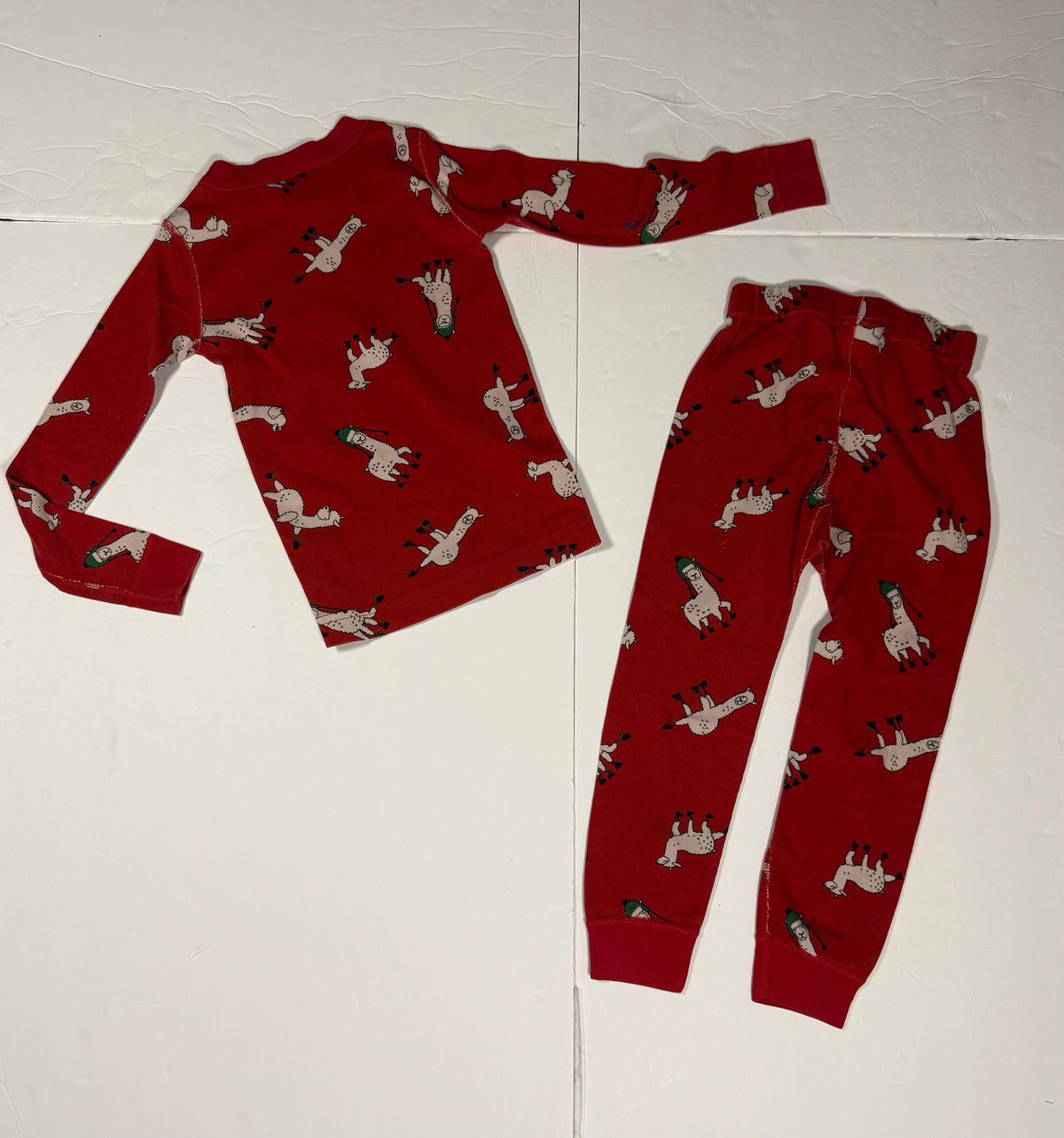 #141 Unisex 4 (100) Hanna Andersson Christmas Llamas Ling Sleeve Pajamas parent match available in large and medium