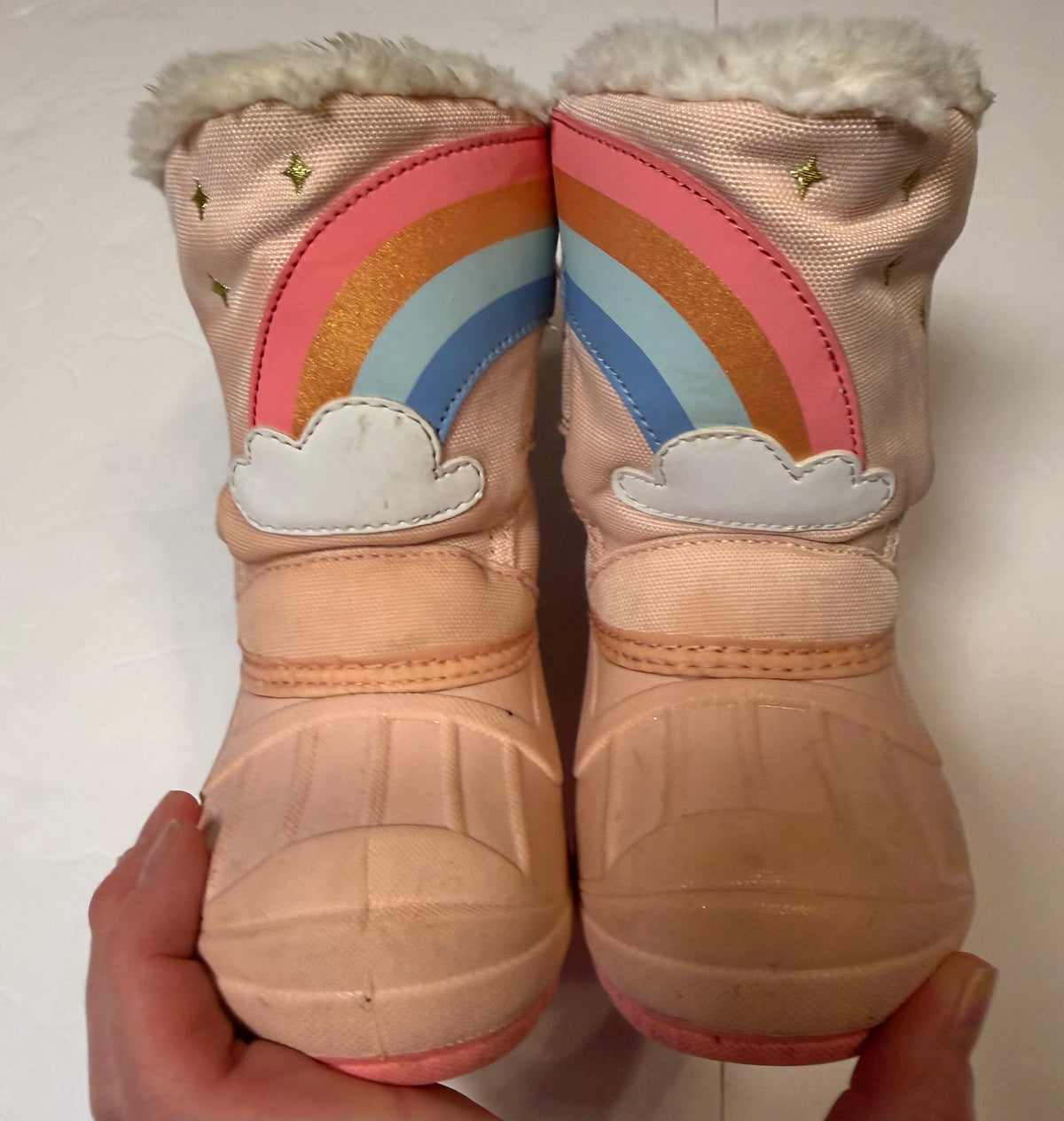 #141 Girls Shoe 7 Cat & Jack Rainbow Snow Boots