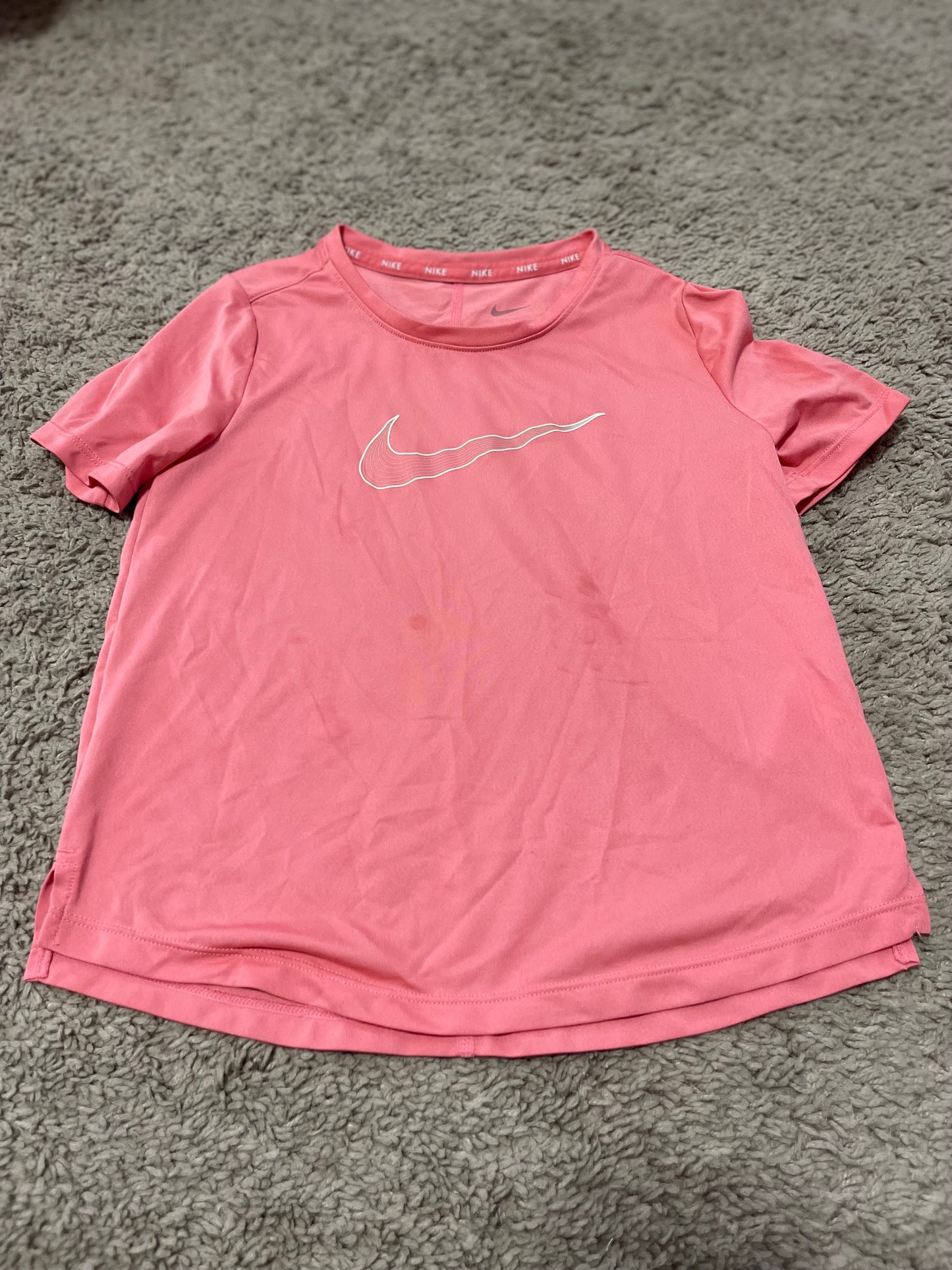 Girls XS Nike Dri-Fit Short Sleeve Shirt - PLAY CONDITION