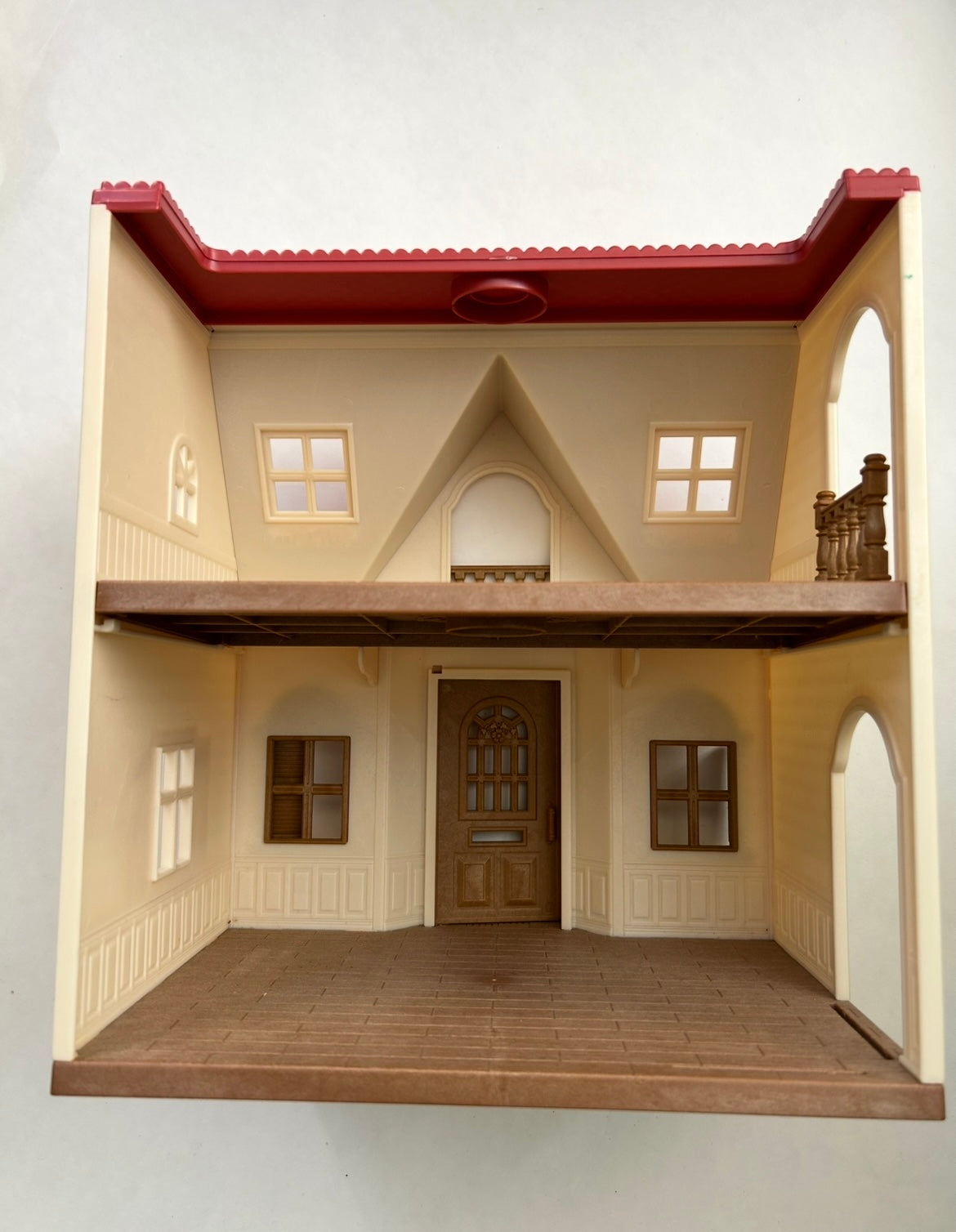 #200 Calico Critters House, Car, 4 families figurines