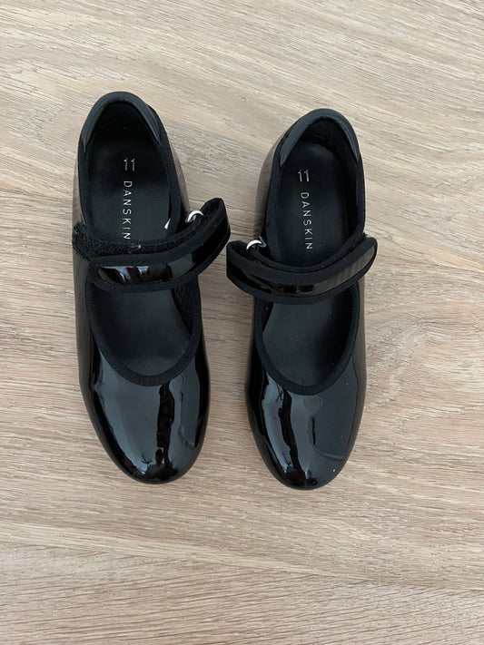 #110 Girls Size 11 Tap Shoes
