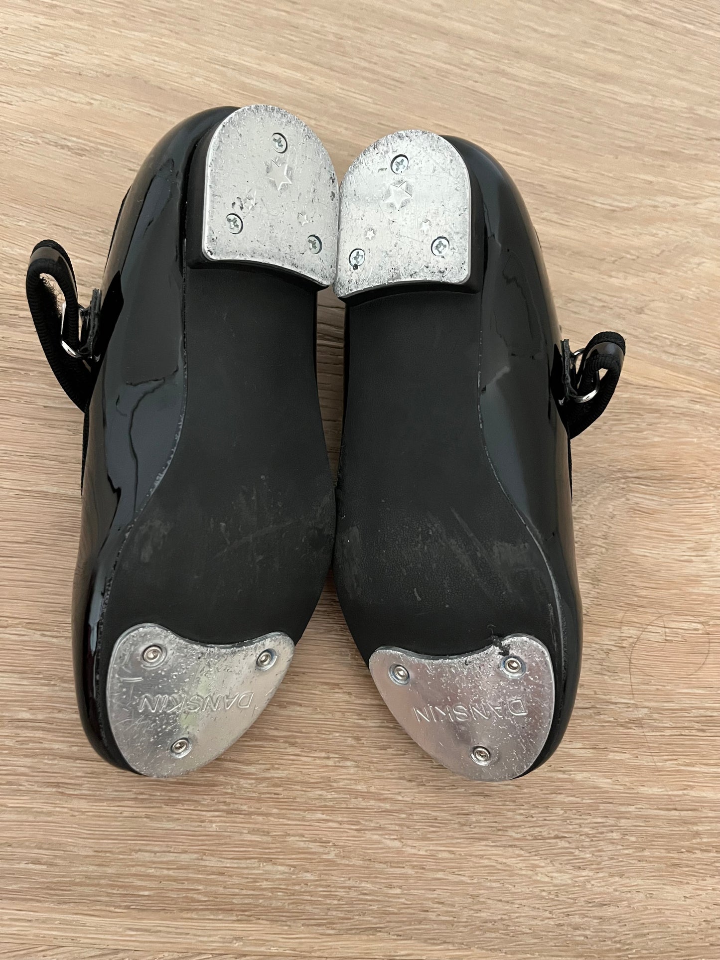 #110 Girls Size 11 Tap Shoes