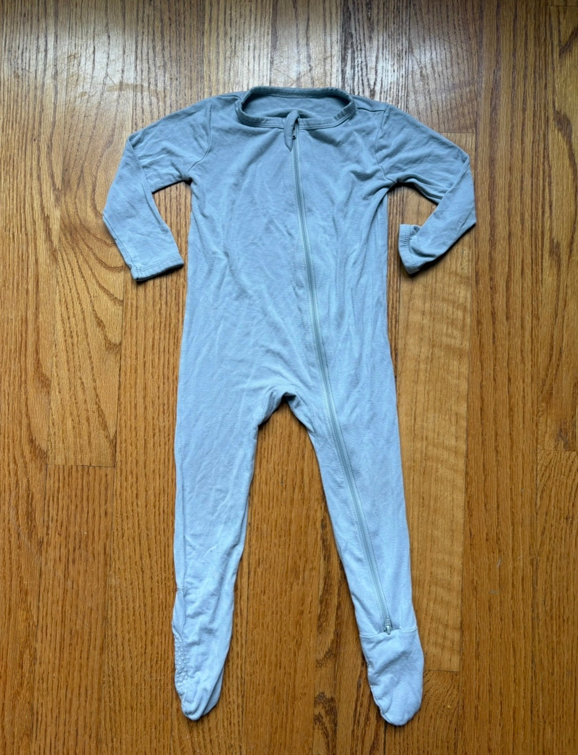 #22 Kyte 12-18 months footie sleeper gender neutral gray