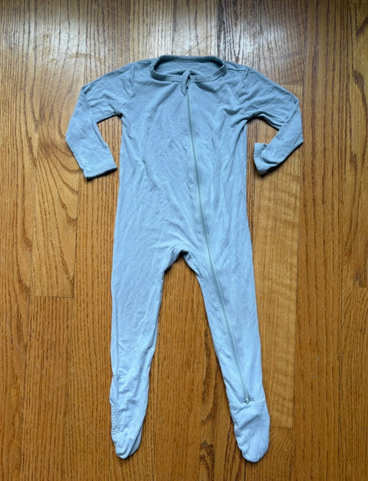 #22 Kyte 12-18 months footie sleeper gender neutral gray