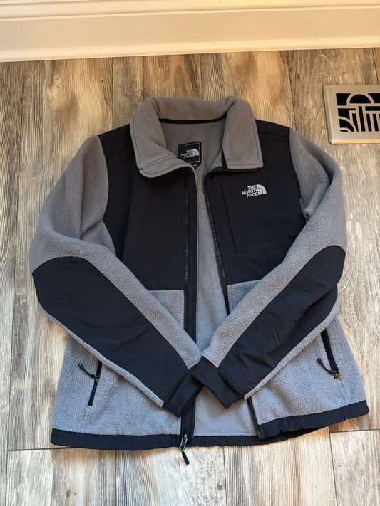 Seller #84 - EUC Women's North Face Fleece Zip Up Jacket