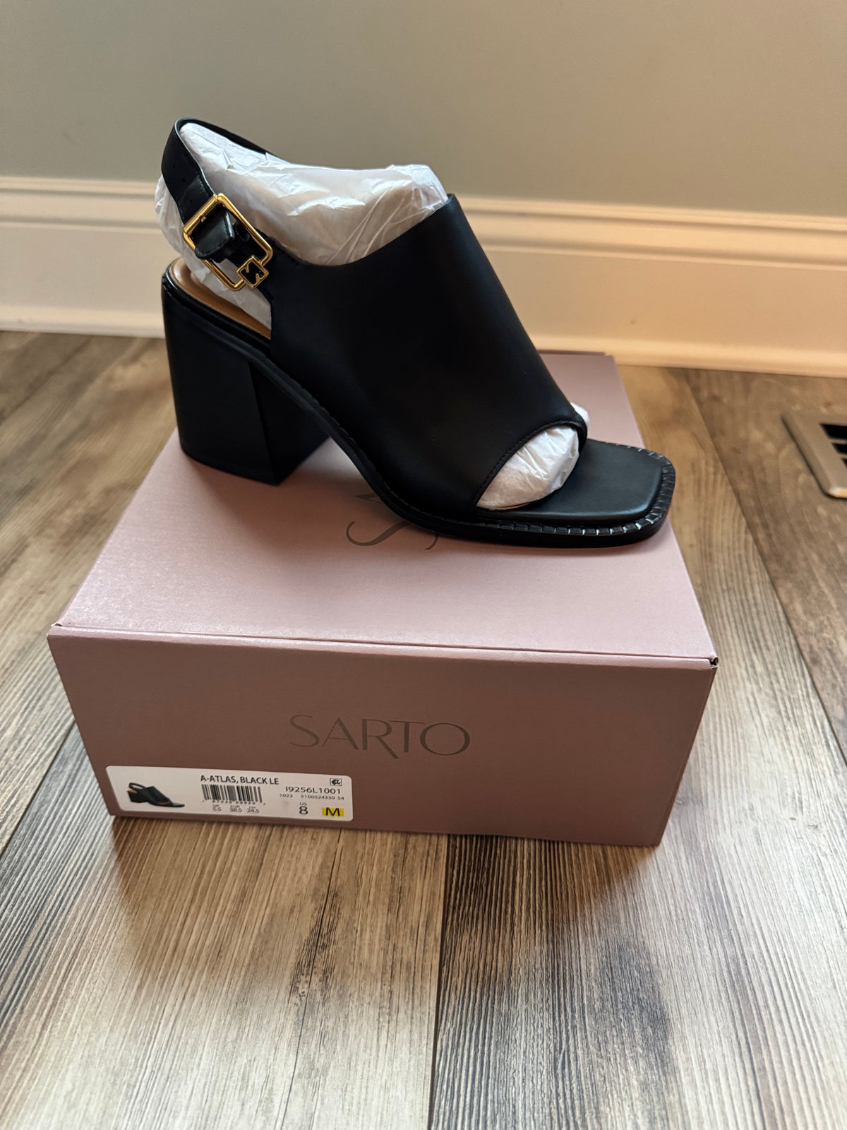 Seller #84 | NEW Franco Sarto Size 8 Heel