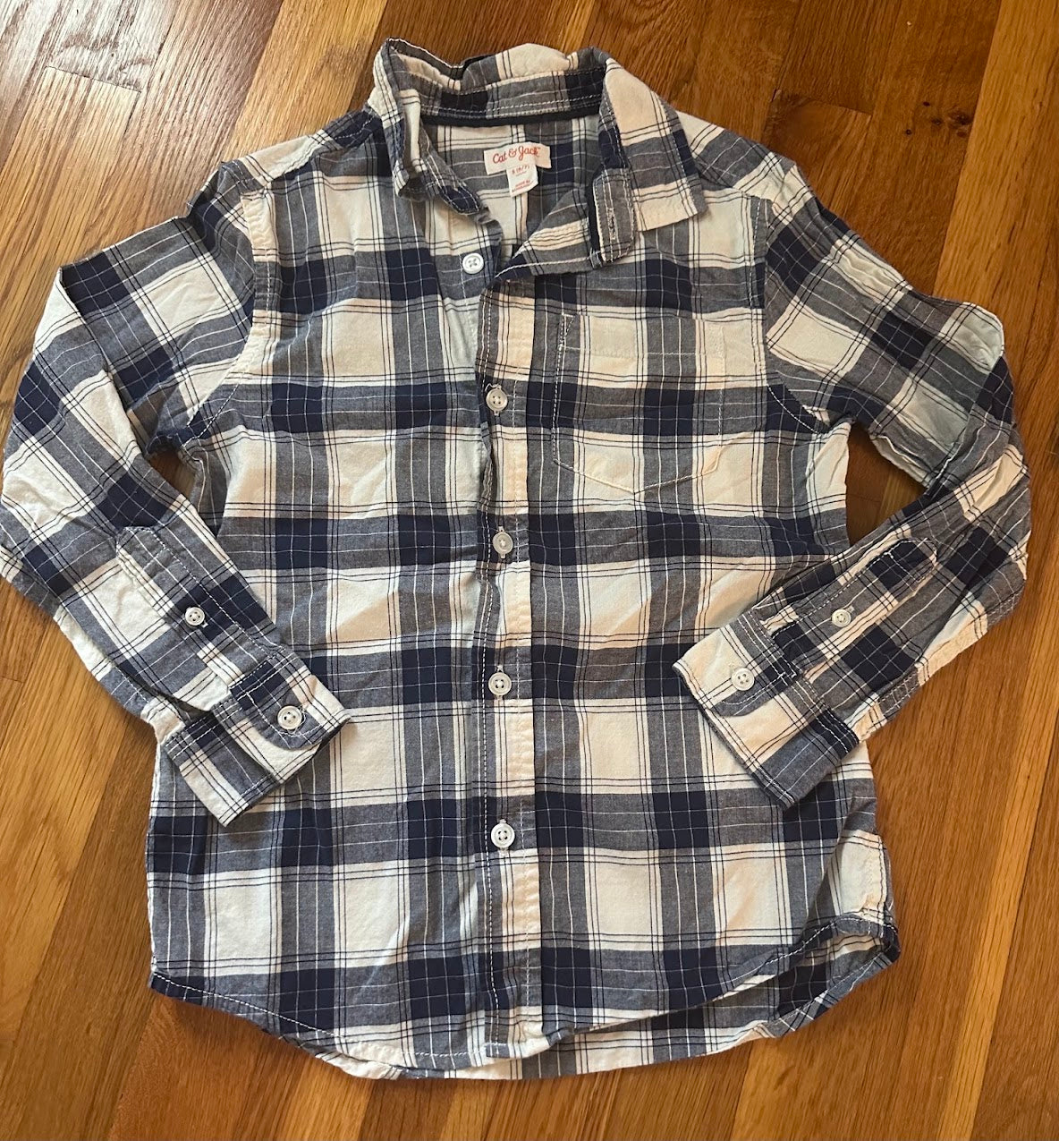 Seller #101 Cat & Jack Boys size small 6/7 plaid button down