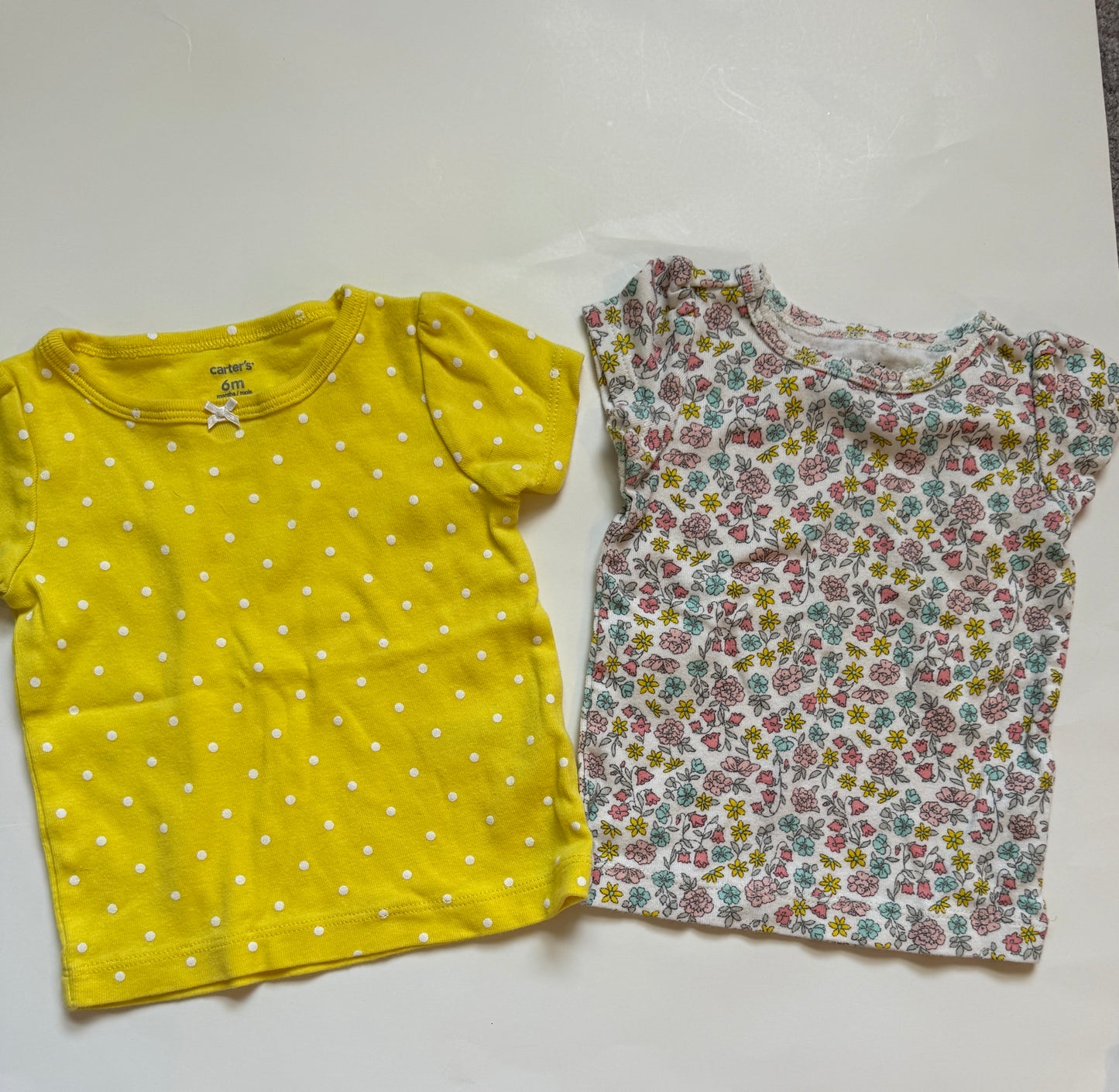 #116 carters short sleeve shirt set (2) girls 6 months