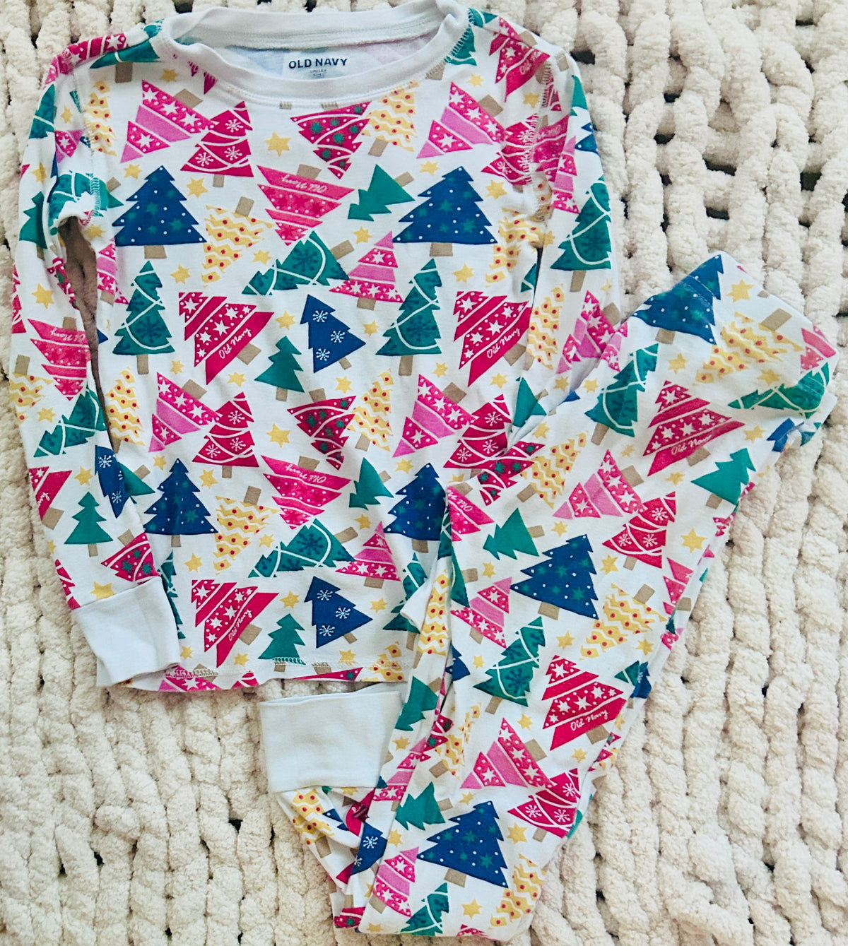 #15 Old Navy 6Y Unisex Pajamas