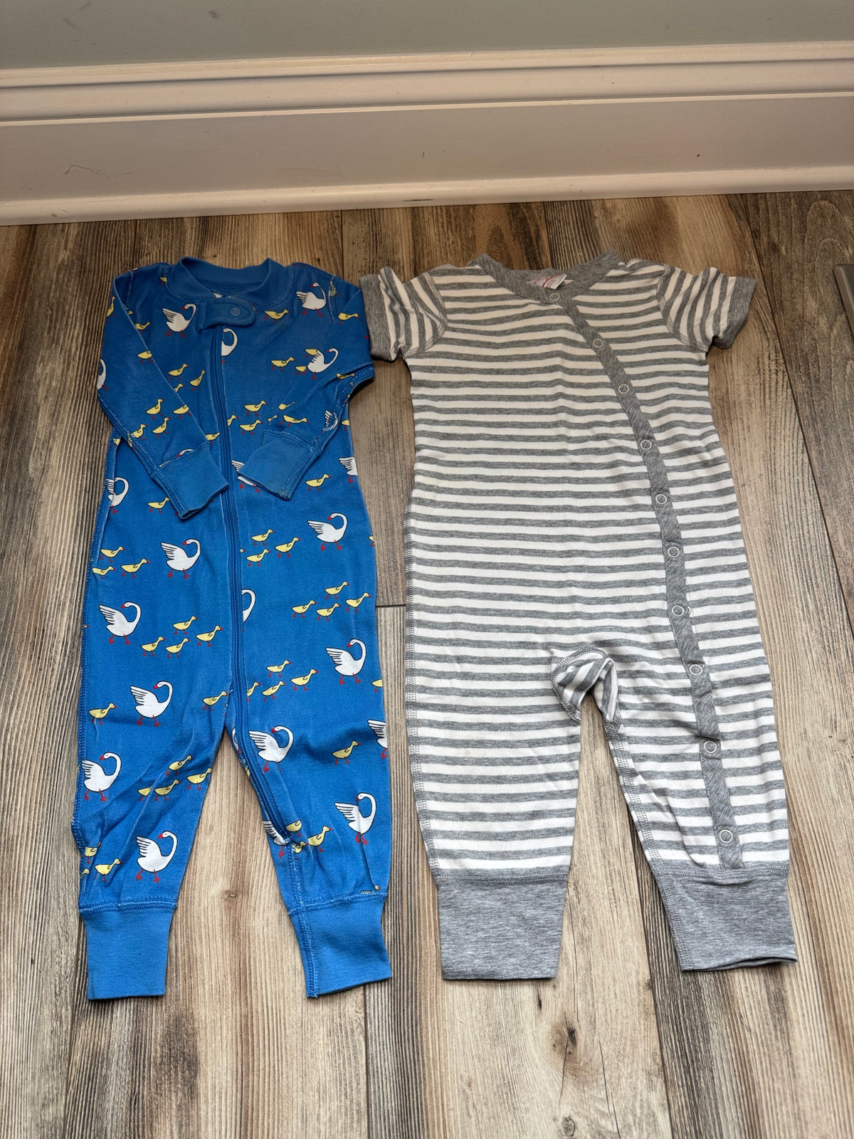 Seller #84 | EUC 6-12MOs Hanna Zippie & Romper