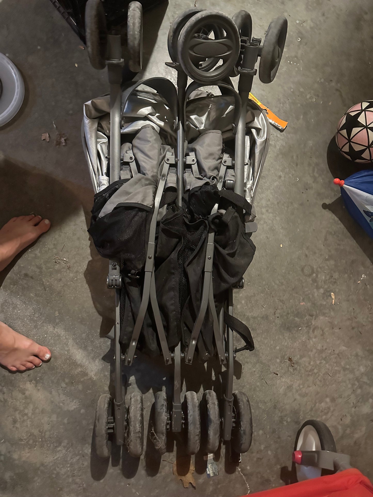 #24 joovy double stroller GREAT STROLLER. NEW PICS