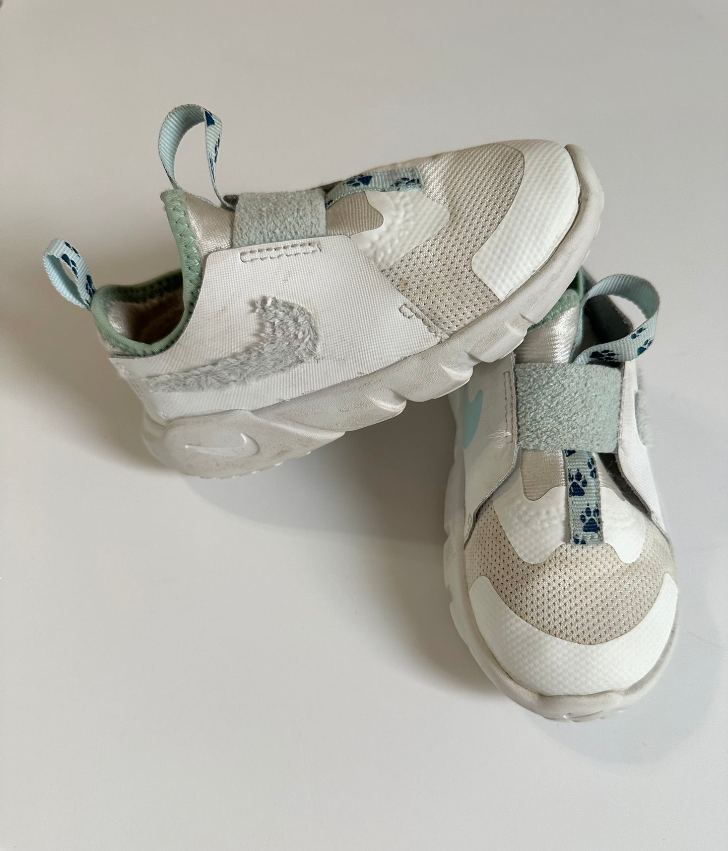 #48 Nike girls 9c Flex Runner 2 shoes
