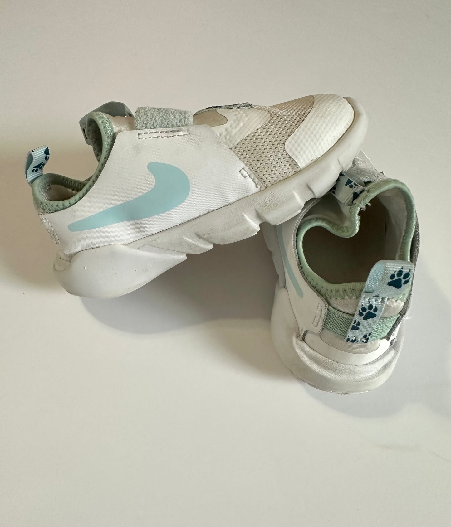 #48 Nike girls 9c Flex Runner 2 shoes