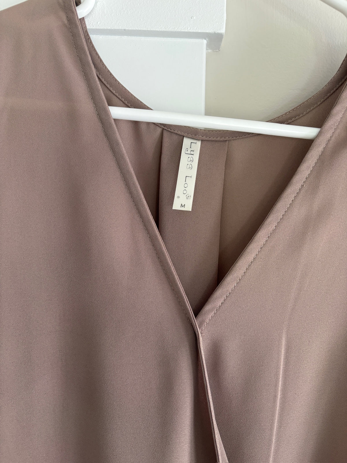 Seller #105 - Women's Medium Tan Lyss Loo Blouse VGUC