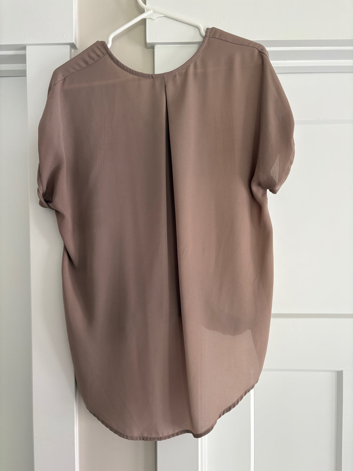 Seller #105 - Women's Medium Tan Lyss Loo Blouse VGUC