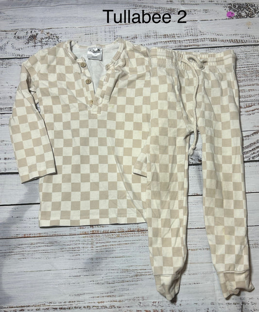 seller #62 Tullabee boys 2T set