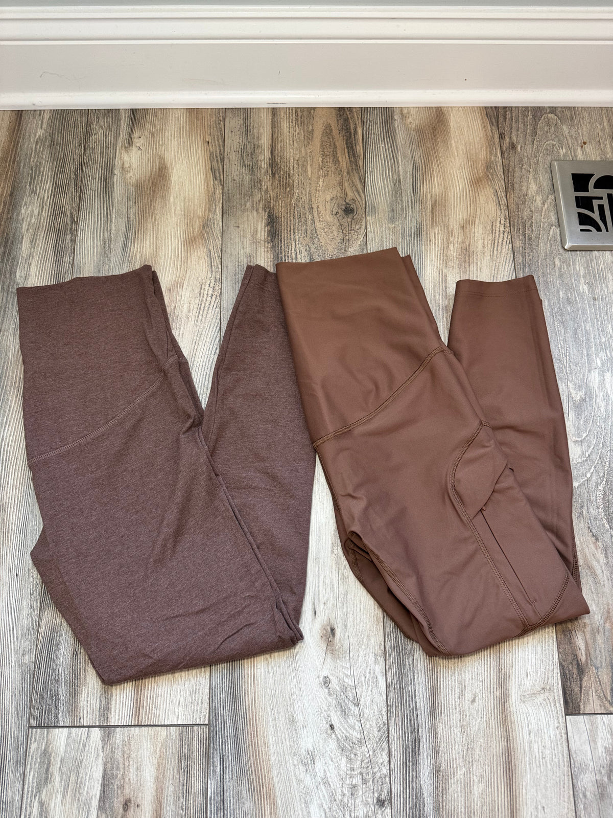 Seller # 84 | EUC 2 pair of Old Navy maternity leggings - Size M