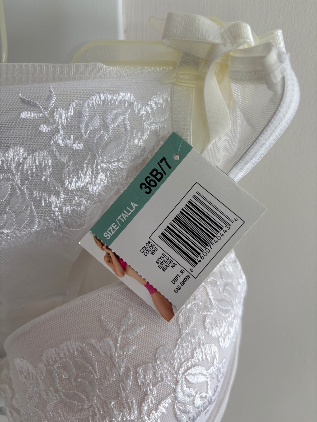Seller #105 - Women's 36B White Lace Push Up Bra and Panties Set NWT