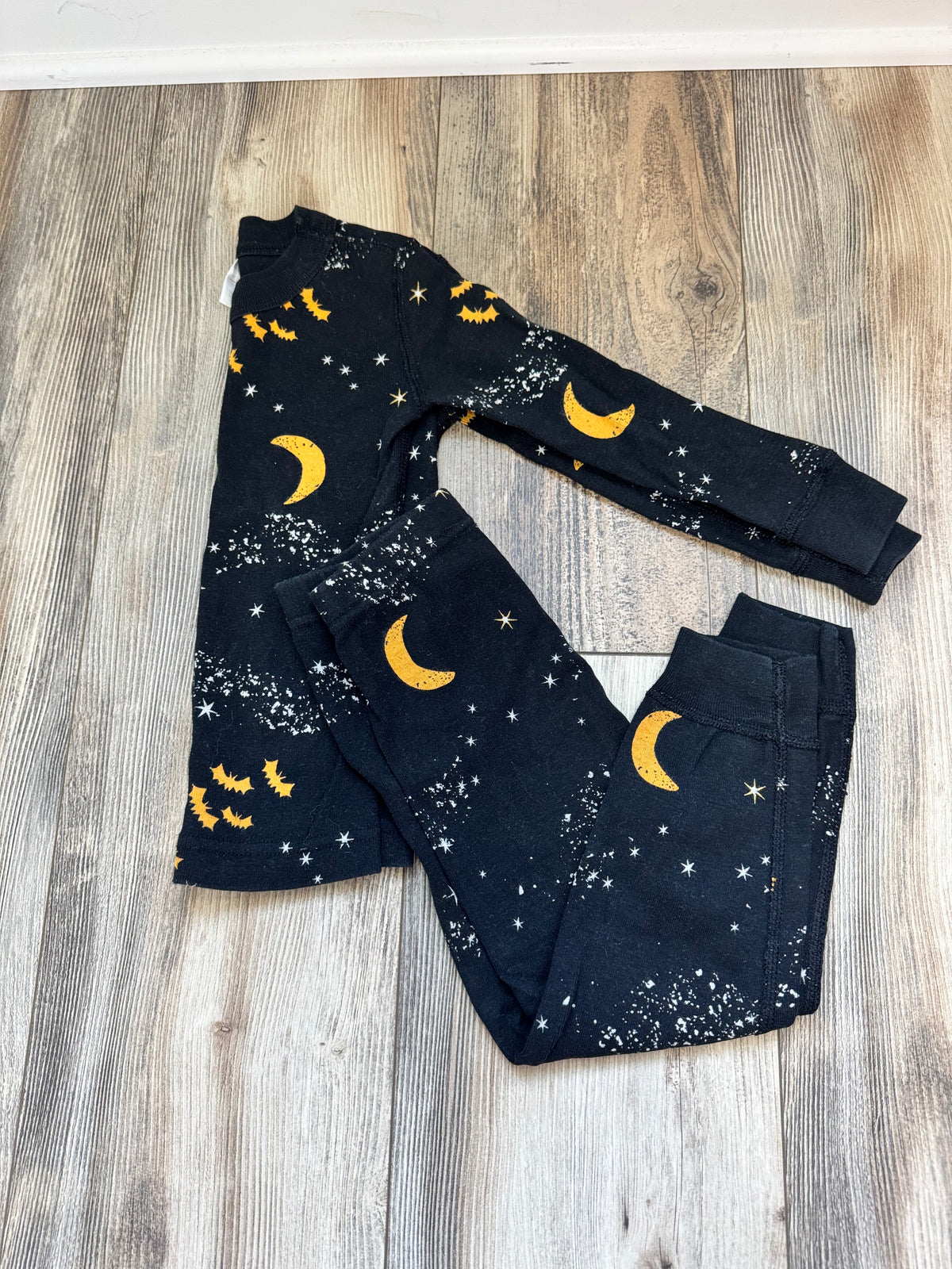 Seller #84 | EUC Hanna Halloween 3T Pjs