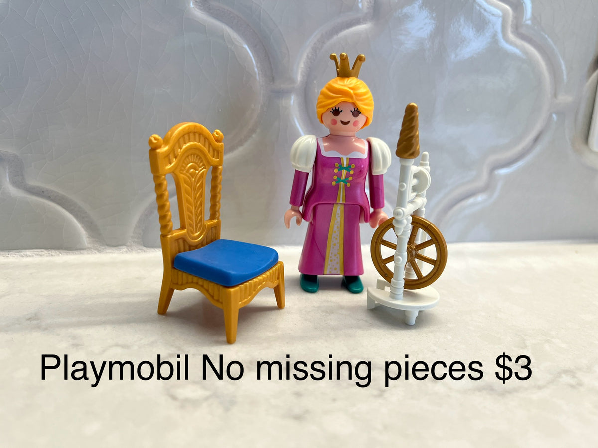 135 Princess with spinning wheel, playmobil, no missing pieces