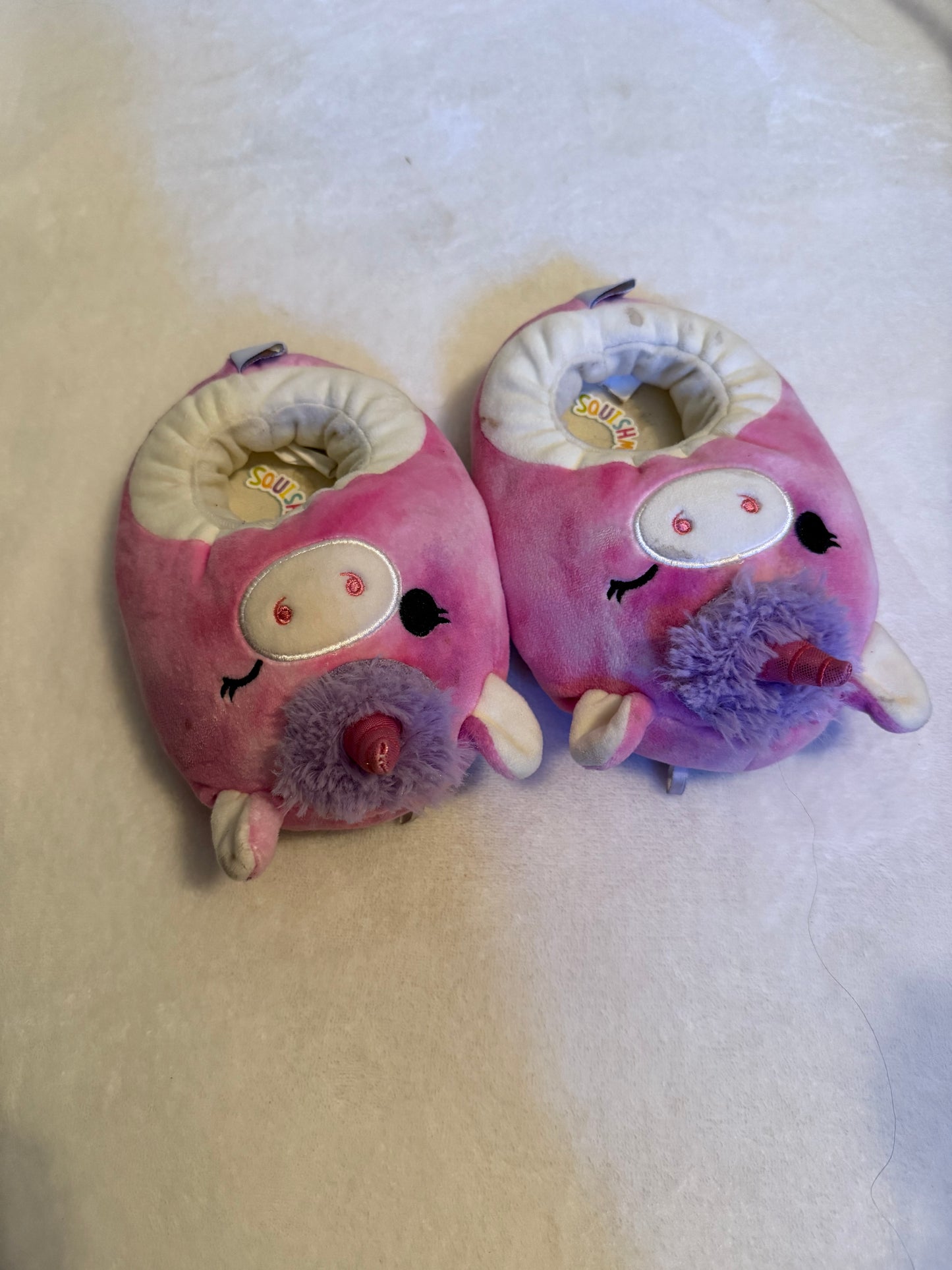 Seller #66 Girls 11-12 Squishmallow Slippers