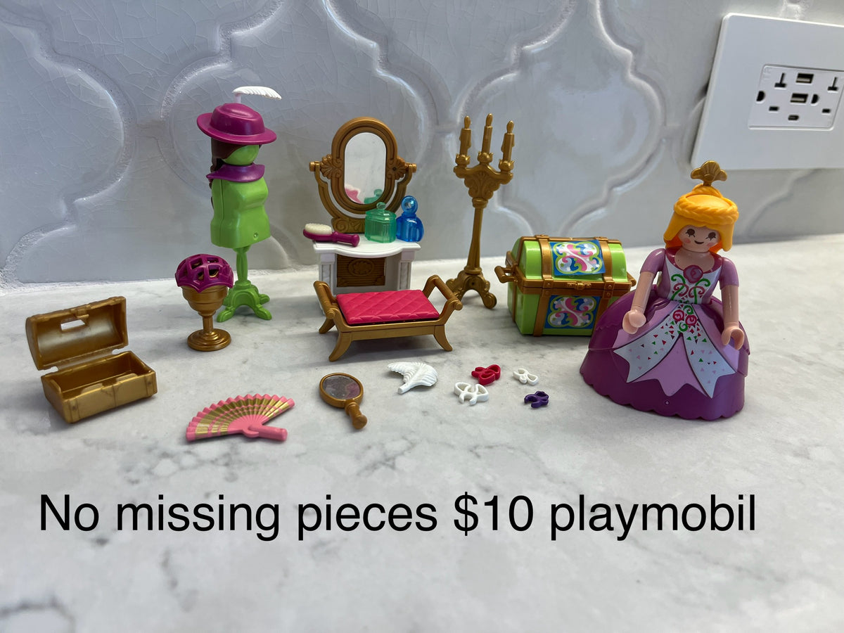 135 Playmobil princess and accessories, no missing pieces