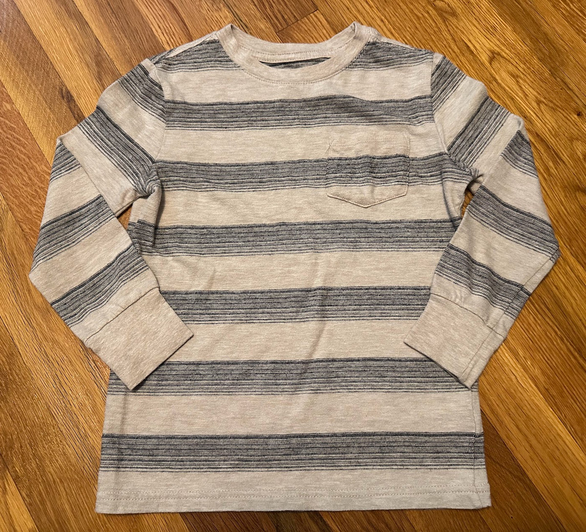 Seller #101 Cat & Jack boys size small 6/7 shirt