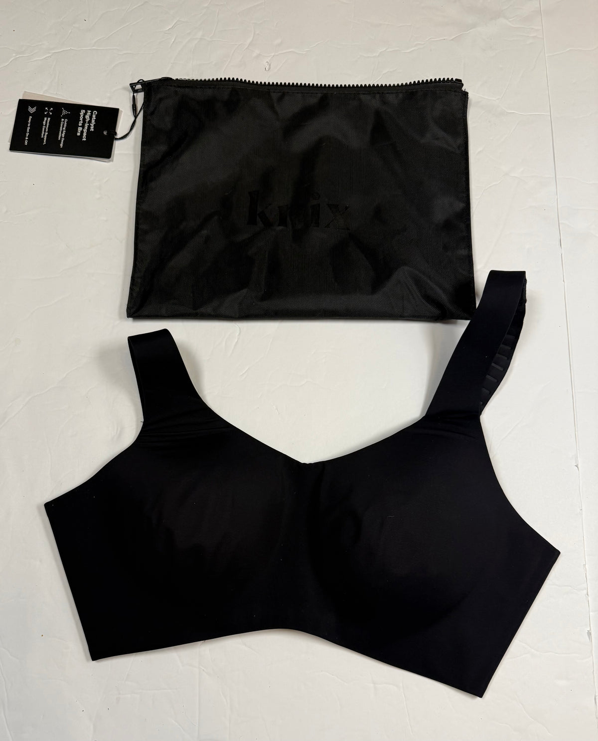 #141 NWT Knix Size 4 wireless Bra Fits 34C, 34D, 36B and 36C