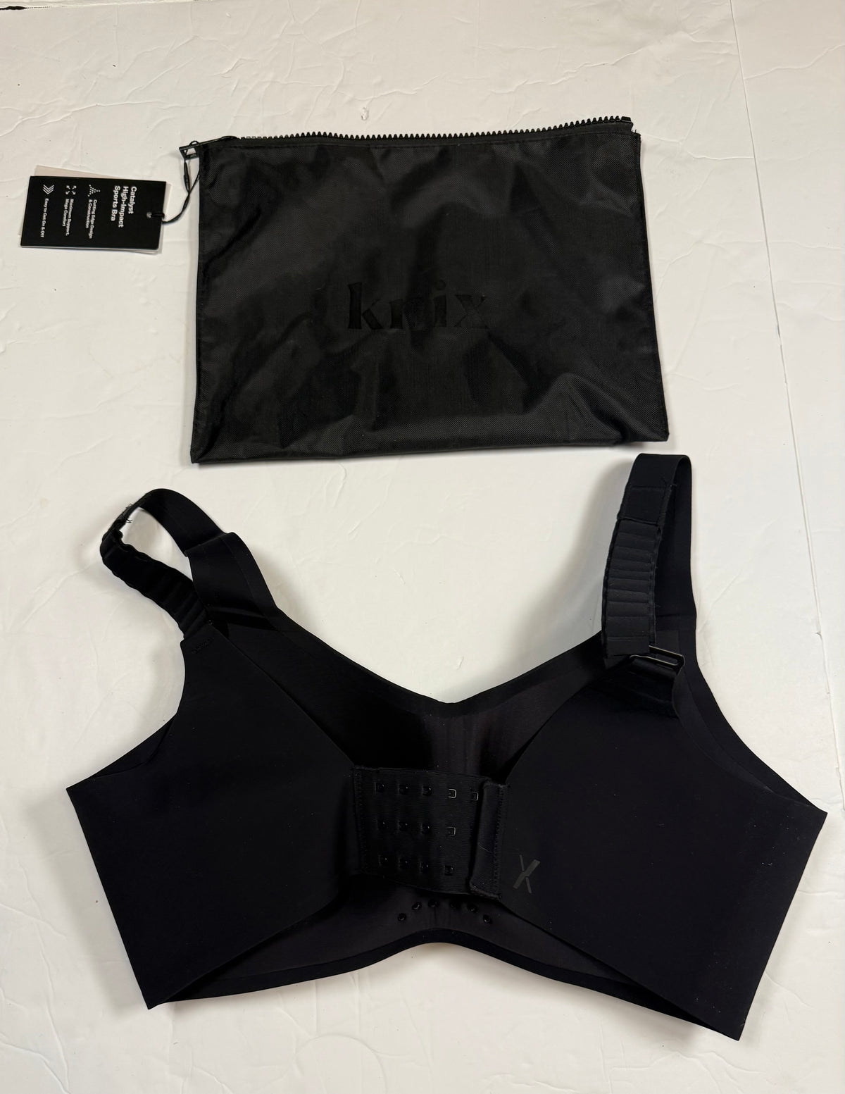 #141 NWT Knix Size 4 wireless Bra Fits 34C, 34D, 36B and 36C