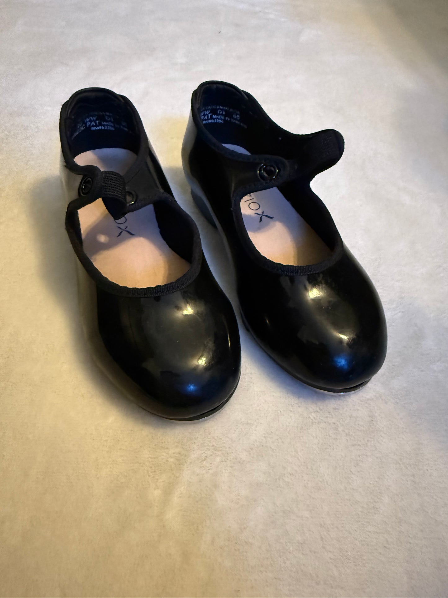Seller #66 Girls Capezio 10C Tap Shoes