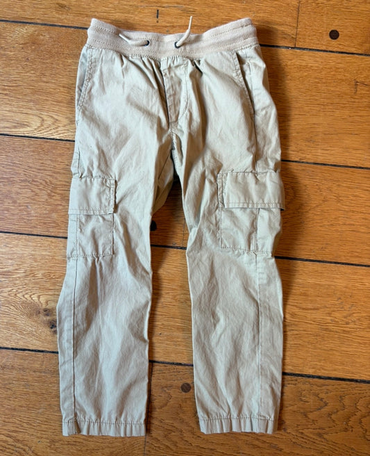 #22 Gap Kids Khaki cargo pants boy xs (4-5)